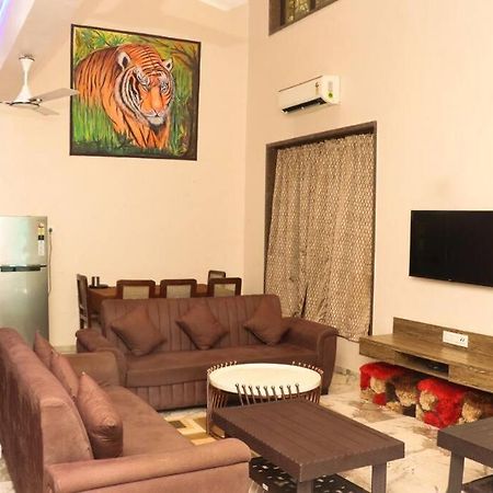 Gk Beach House 5Bhk Pvt Pool Villa Mumbai Exteriör bild