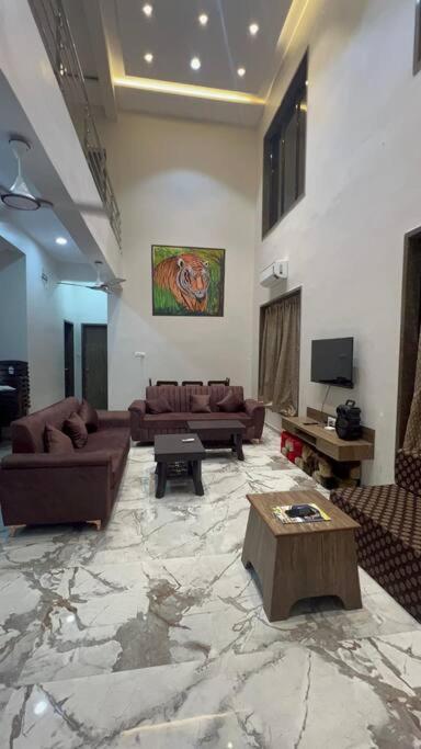Gk Beach House 5Bhk Pvt Pool Villa Mumbai Exteriör bild